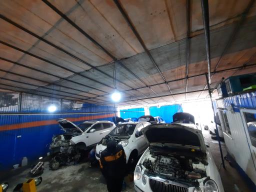 عکس تعمیرگاه مدرن