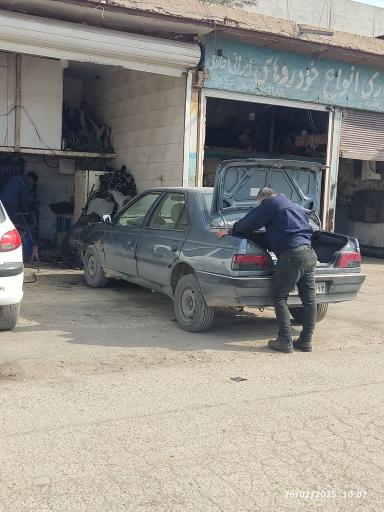 عکس تعمیرگاه و جلوبندی سازی سید عمران موسوی