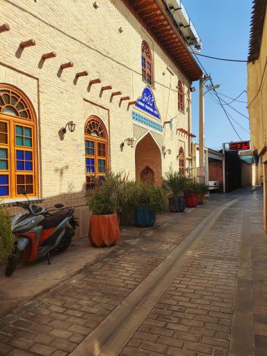 عکس هتل سنتی درباری