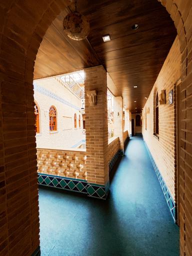 عکس هتل سنتی درباری