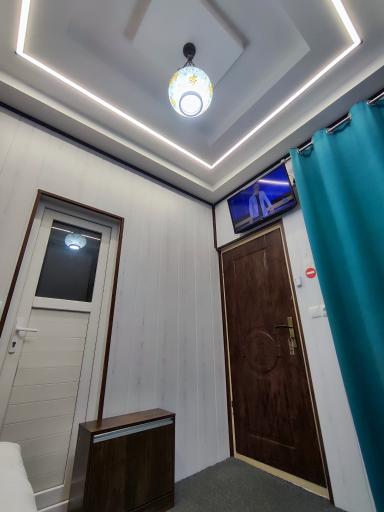 عکس هتل سنتی درباری