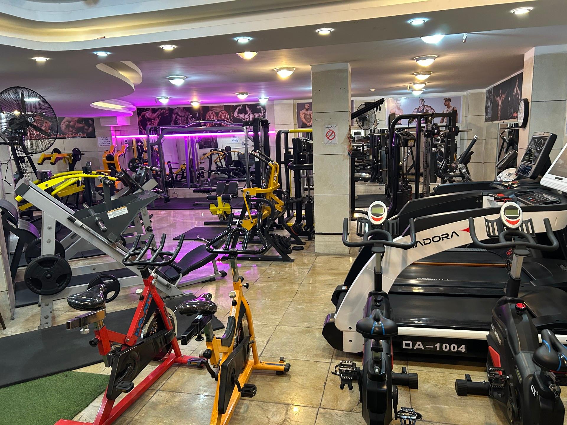 عکس باشگاه بدنسازی پولادین جی