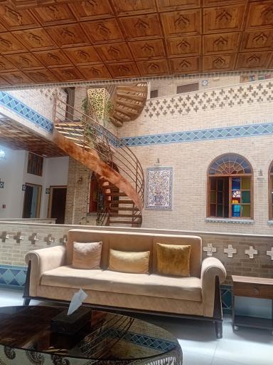 عکس هتل سنتی درباری