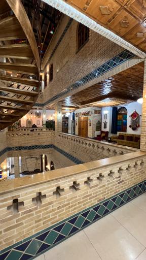 عکس هتل سنتی درباری