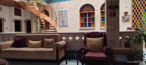 عکس هتل سنتی درباری
