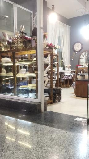 عکس فروشگاه شمعدونی