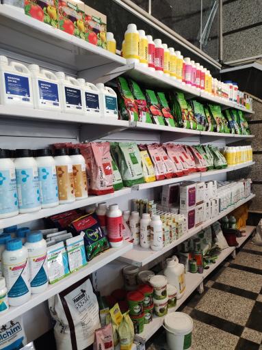 عکس توزیع نهاده های کشاورزی زرین دشت