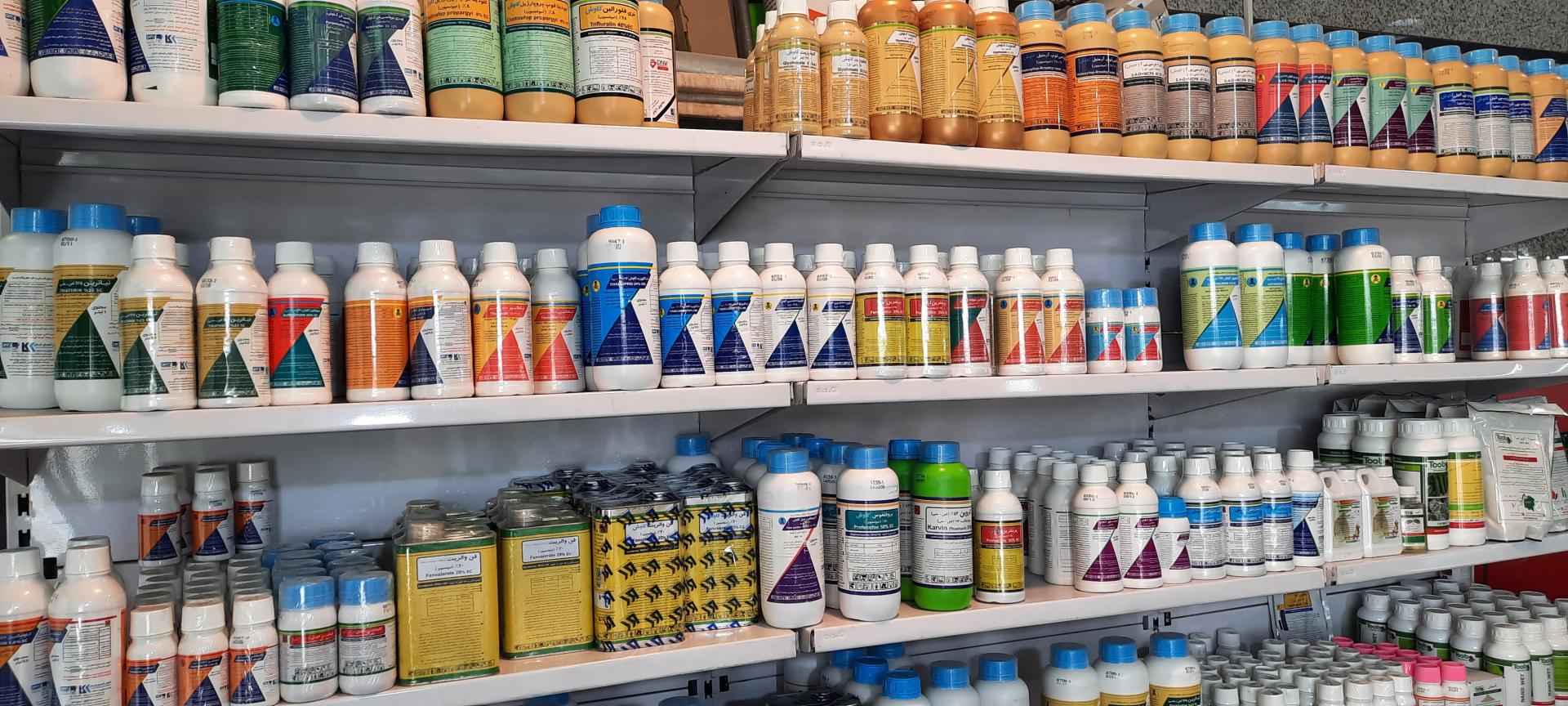 عکس توزیع نهاده های کشاورزی زرین دشت