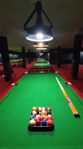 عکس باشگاه بیلیارد مکث