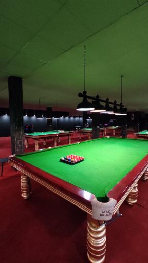 عکس باشگاه بیلیارد مکث