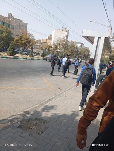 عکس ایستگاه اتوبوس صبا 4