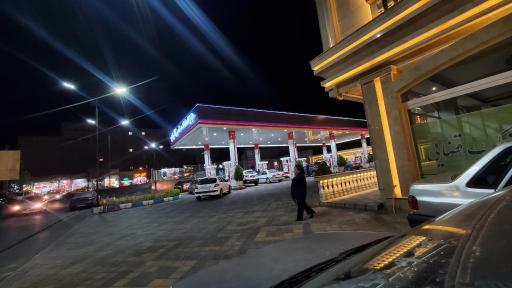 عکس پمپ بنزین آذرناب