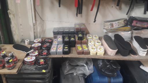 عکس تعمیرات چمدان  و کفش احسان