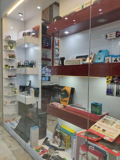 عکس تعمیرات کامپیوتر و لپ تاپ پارس (فردا سیستم شعبه۲)