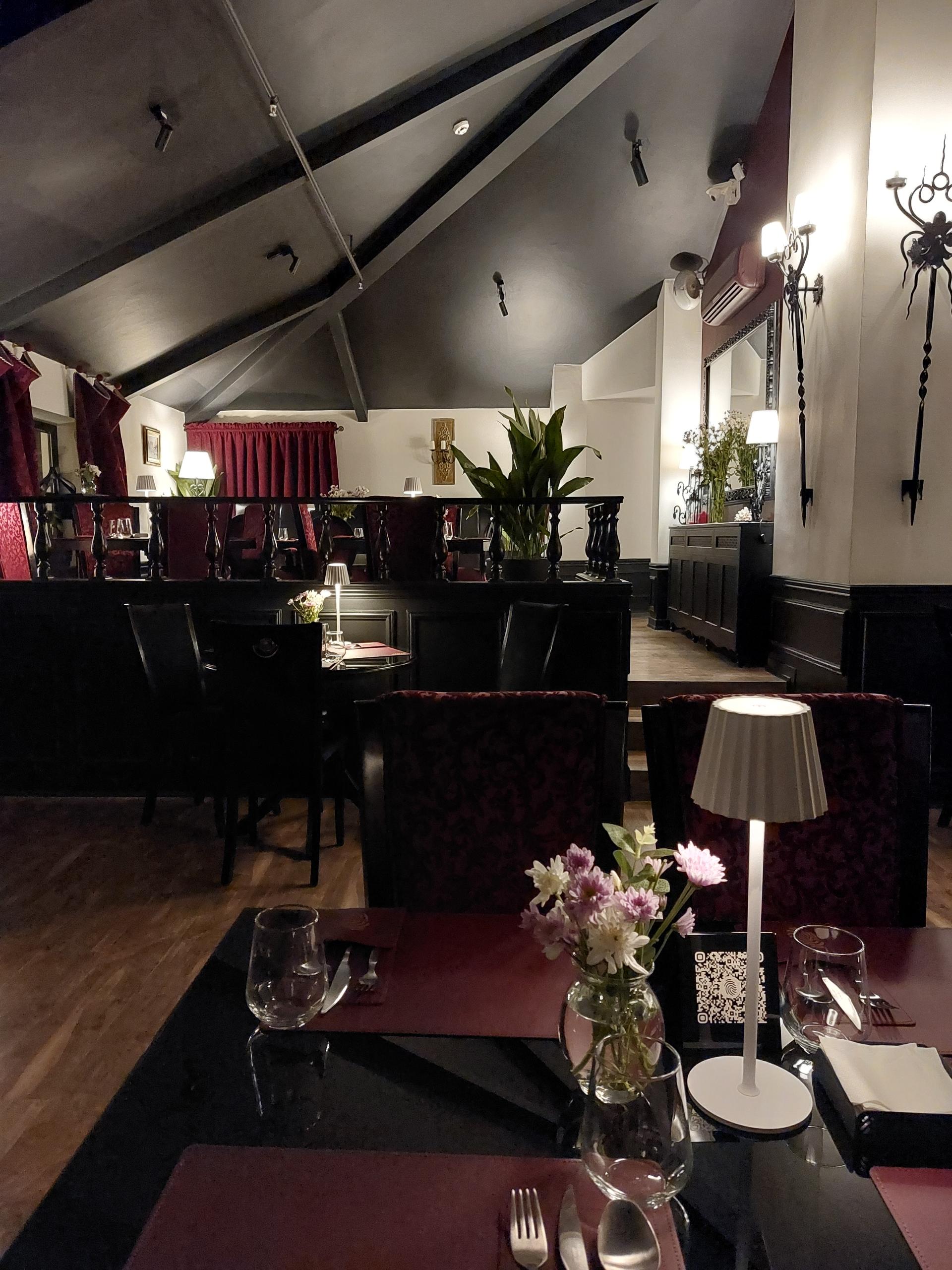 عکس کافه رستوران واریان