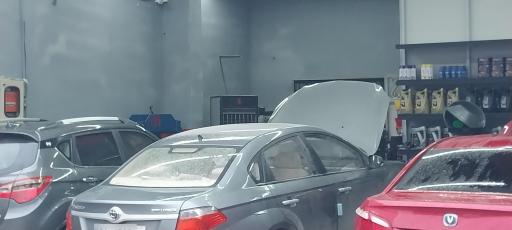 عکس کلینک فنی مهندسی خودرو مهندس علیدوستی