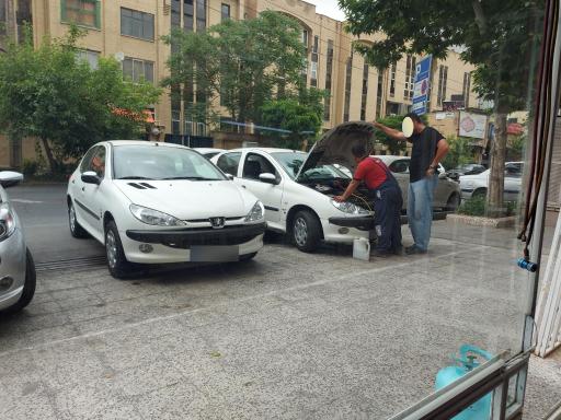 عکس خدمات فنی  مکانیکی و برق آریا