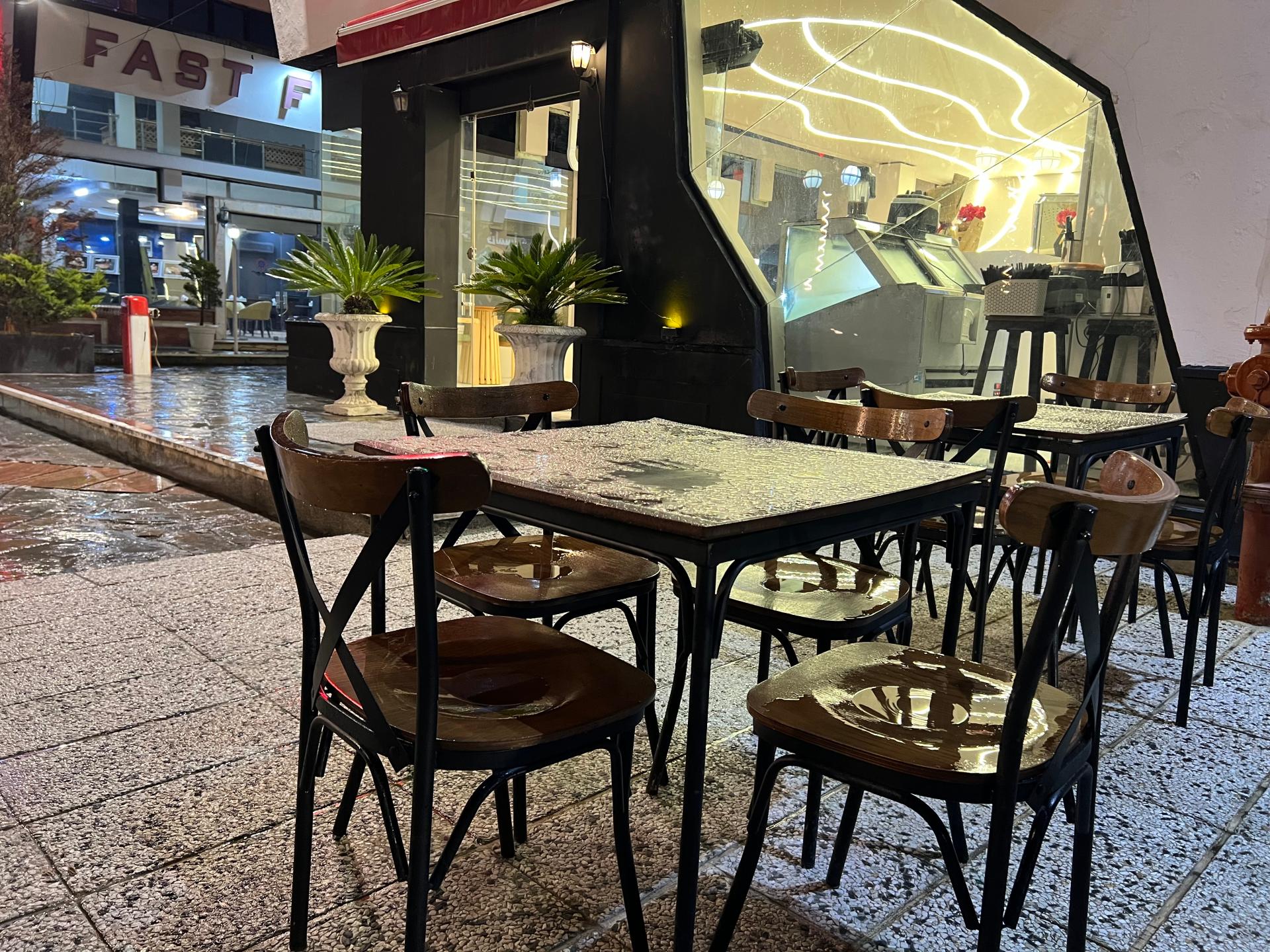 عکس کافه بستنی کاکتوس