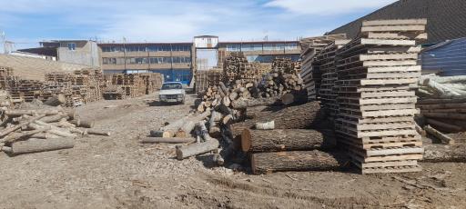 عکس کارگاه پالت چوبی برادران اکبری