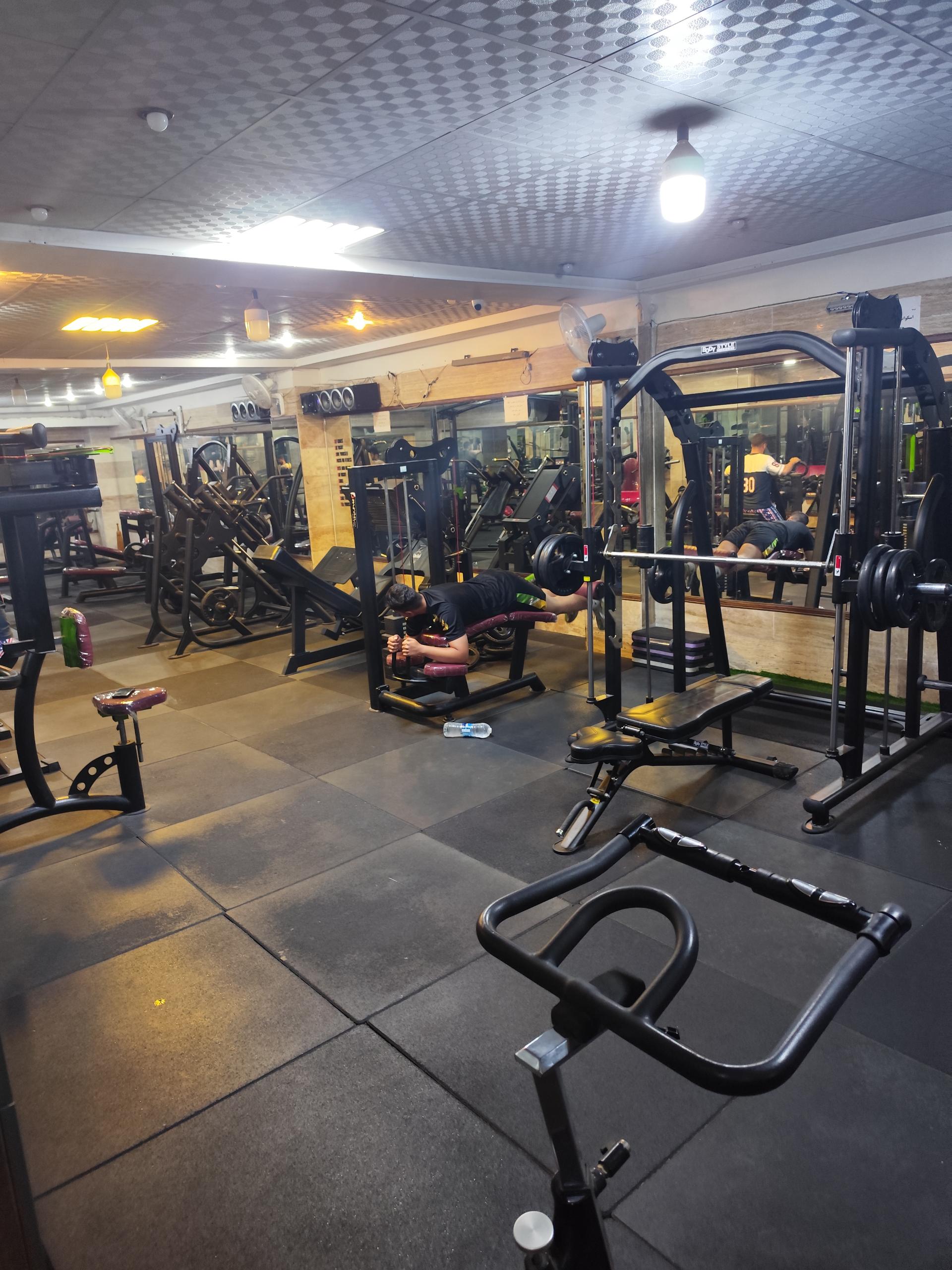 عکس باشگاه بدنسازی آراکس