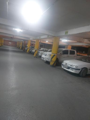 عکس پارکینگ طالقانی