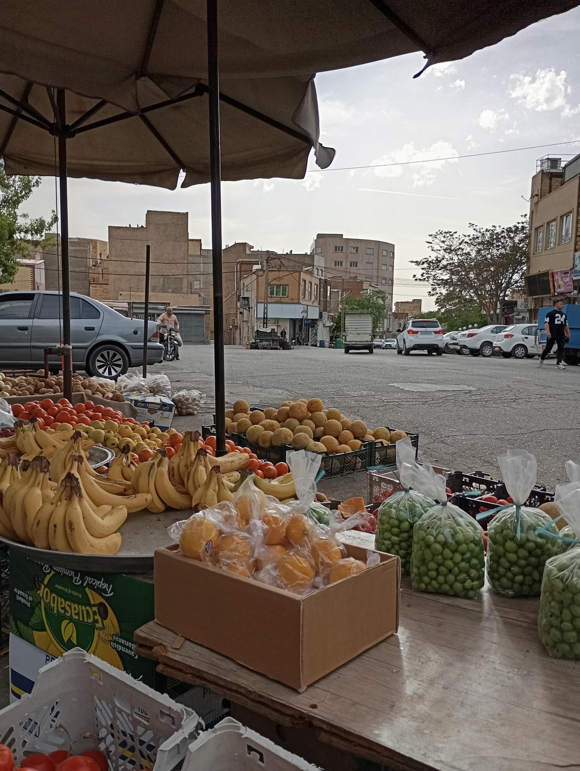 عکس میوه فروشی جعفر و علی اسدی