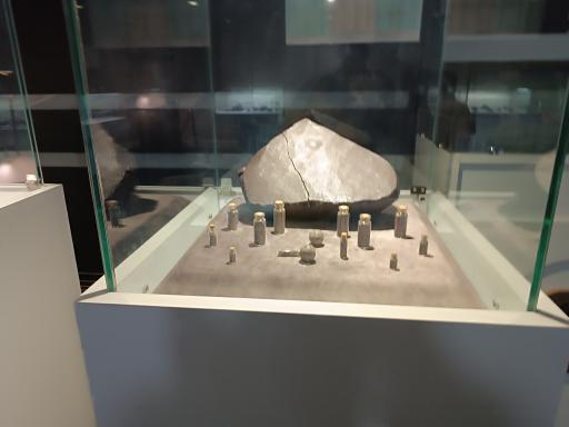 عکس موزه شهاب سنگ ایران