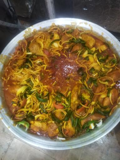 عکس آشپزخانه و کته کبابی محلی مادر