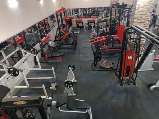 عکس باشگاه بدنسازی قهرمان ساز