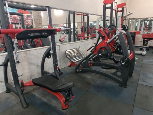 عکس باشگاه بدنسازی قهرمان ساز