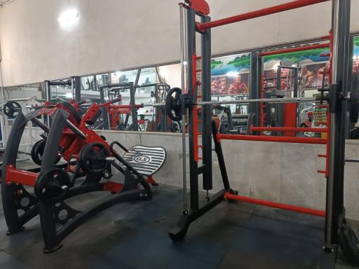 عکس باشگاه بدنسازی قهرمان ساز