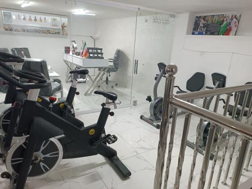 عکس باشگاه بدنسازی قهرمان ساز