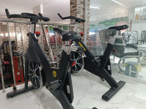 عکس باشگاه بدنسازی قهرمان ساز