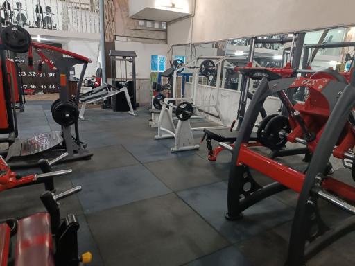 عکس باشگاه بدنسازی قهرمان ساز