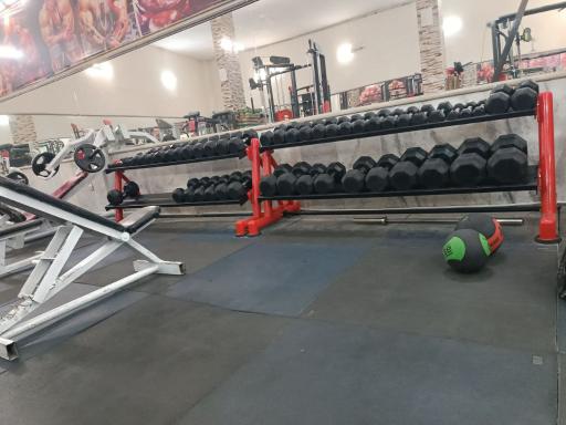 عکس باشگاه بدنسازی قهرمان ساز