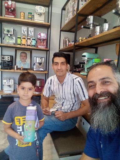 عکس قهوه فروشی بزرگمهر