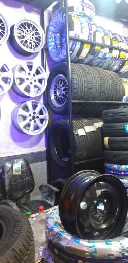 عکس لاستیک حاج علی