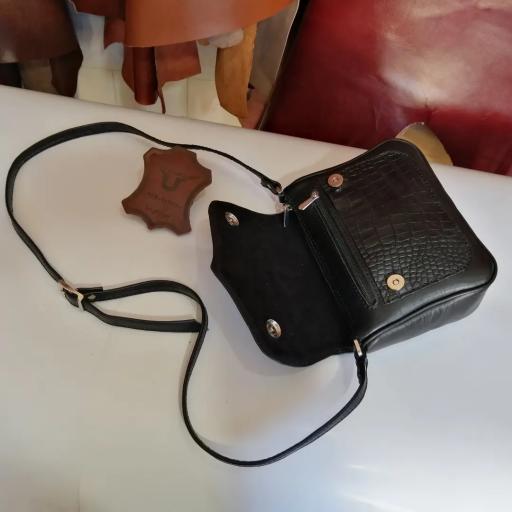 عکس چرم عرشیا