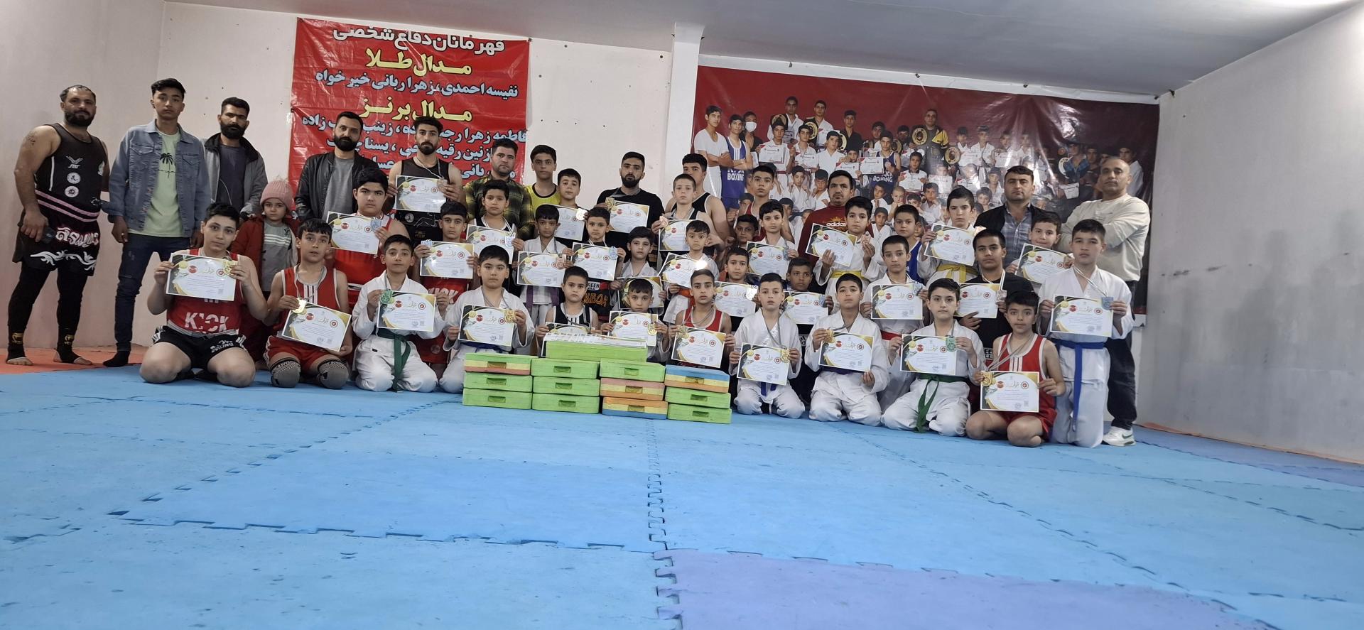 عکس باشگاه بدنسازی و رزمی صادقیان