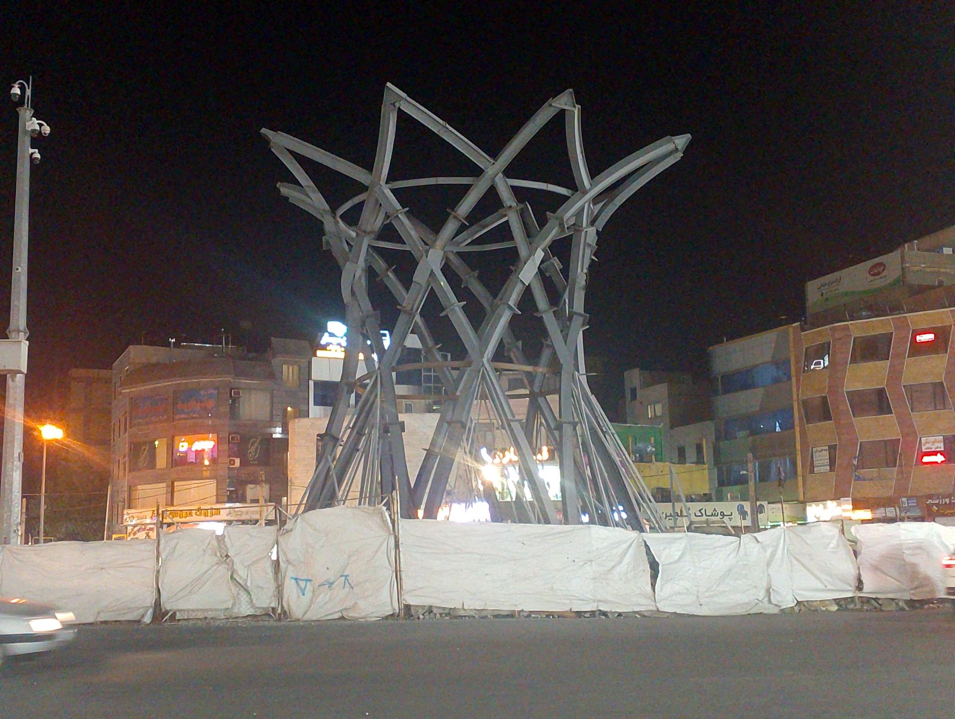 عکس میدان آزادی (سرقنات)