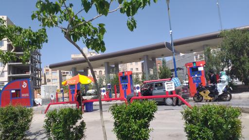 عکس پمپ بنزین 