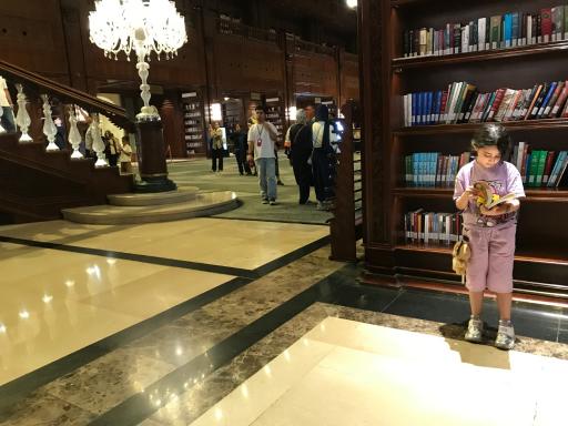 عکس کتابخانه جندی شاپور ایران‌مال