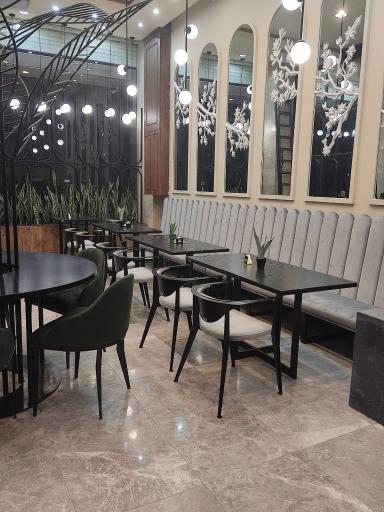 عکس کافی شاپ درخت