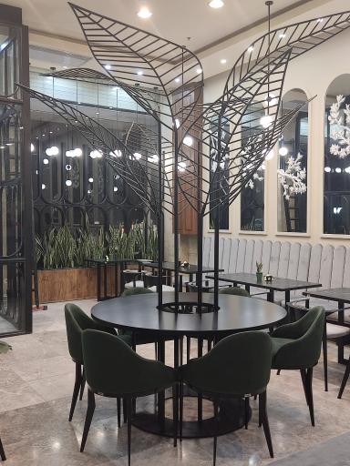 عکس کافی شاپ درخت