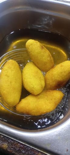 عکس کافه فلافلی تپلی