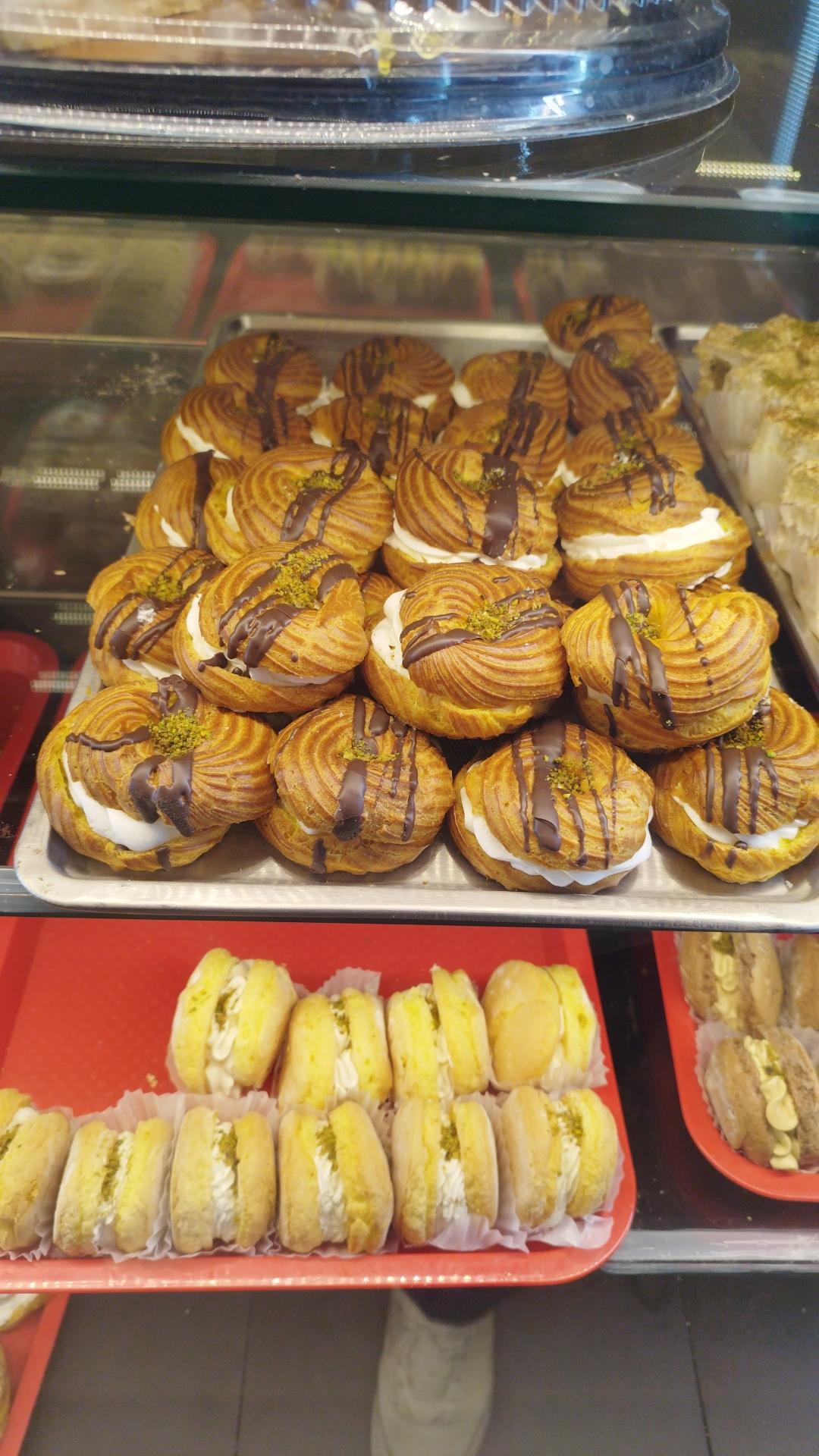 عکس فروشگاه افق کوروش