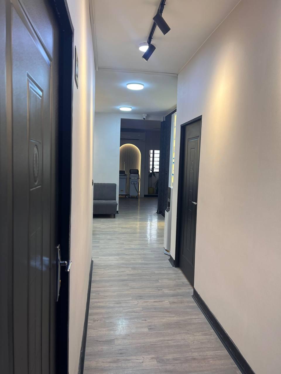 عکس مرکز لیزر برکه