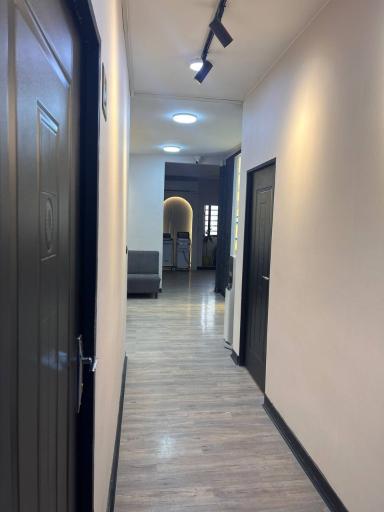 عکس مرکز لیزر برکه