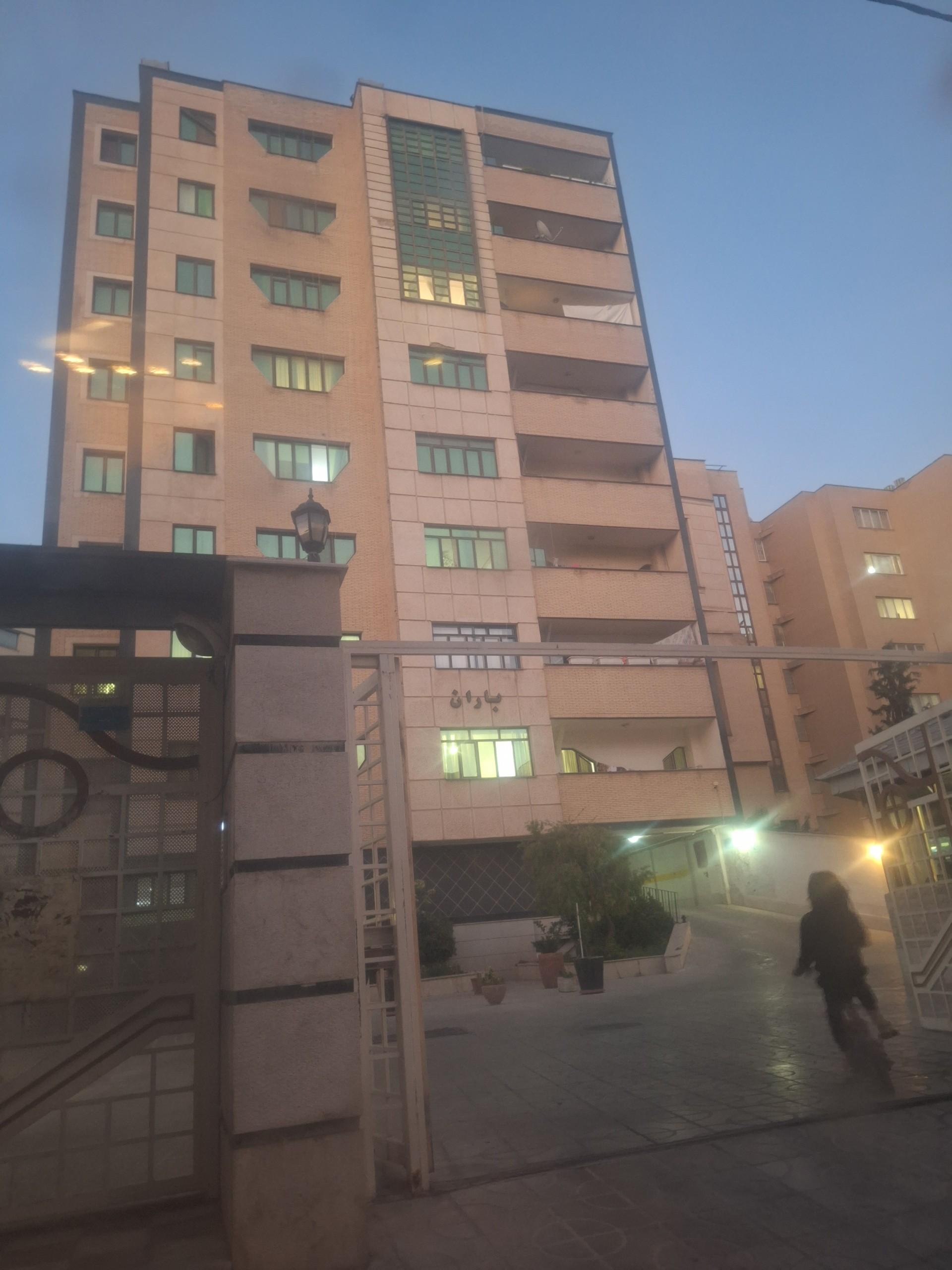 عکس ساختمان باران