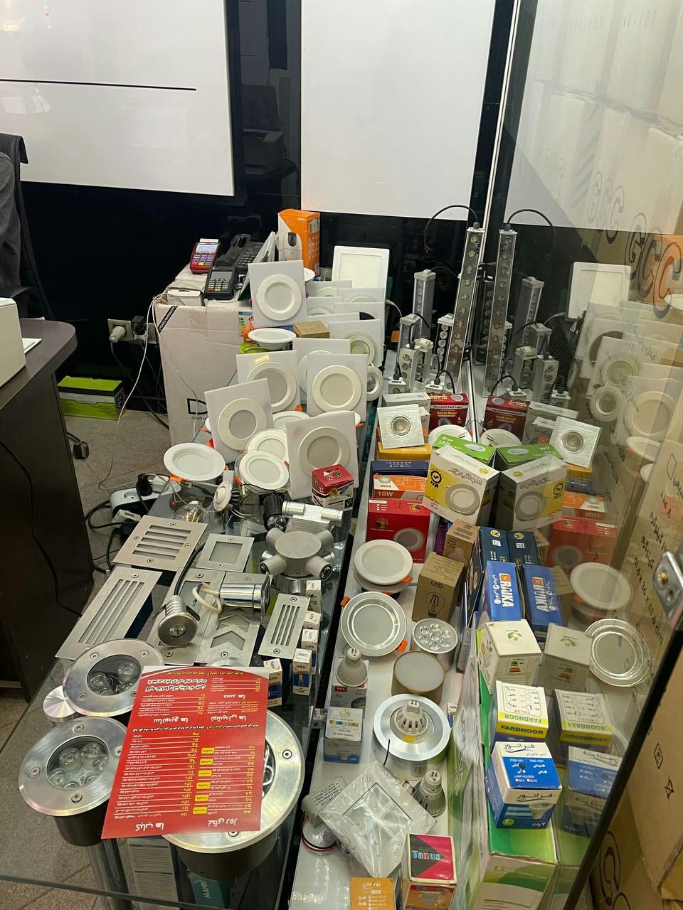عکس فروشگاه چراغ استخری و روشنایی لایت دکور
